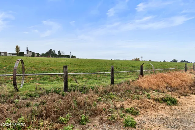 $1,825,000 | 600 Schooley Road, Zillah, WA 98953