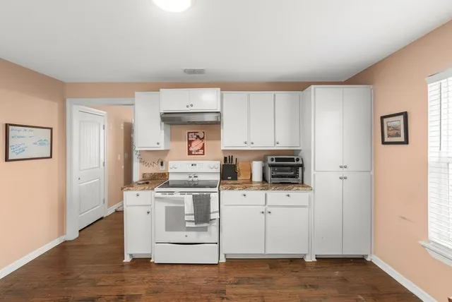 $850 | 4107 Highway 35, Unit 2, Rockport, TX 78382