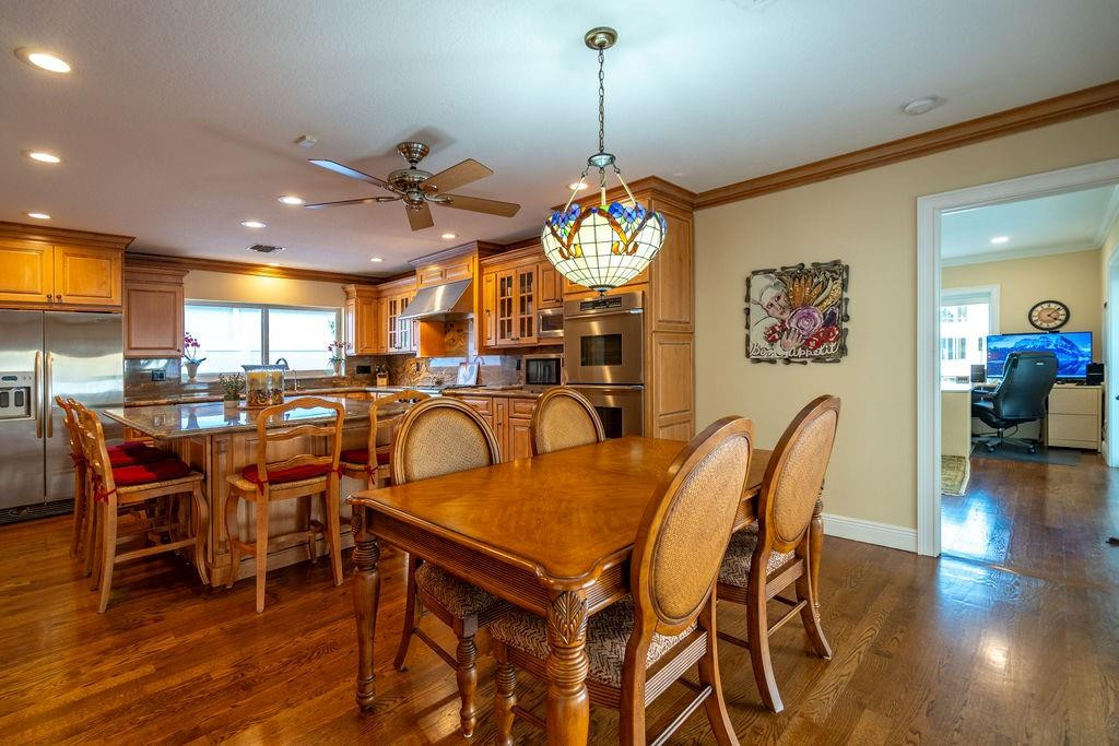 2317 Northeast 28th Court Lighthouse Point, FL 33064 - Photo 19 of 49 Photo 19