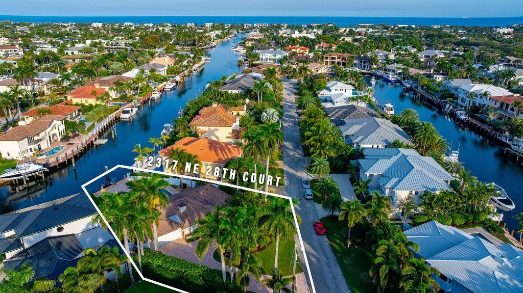 2317 Northeast 28th Court Lighthouse Point, FL 33064 - Photo 6 of 49 Photo 6