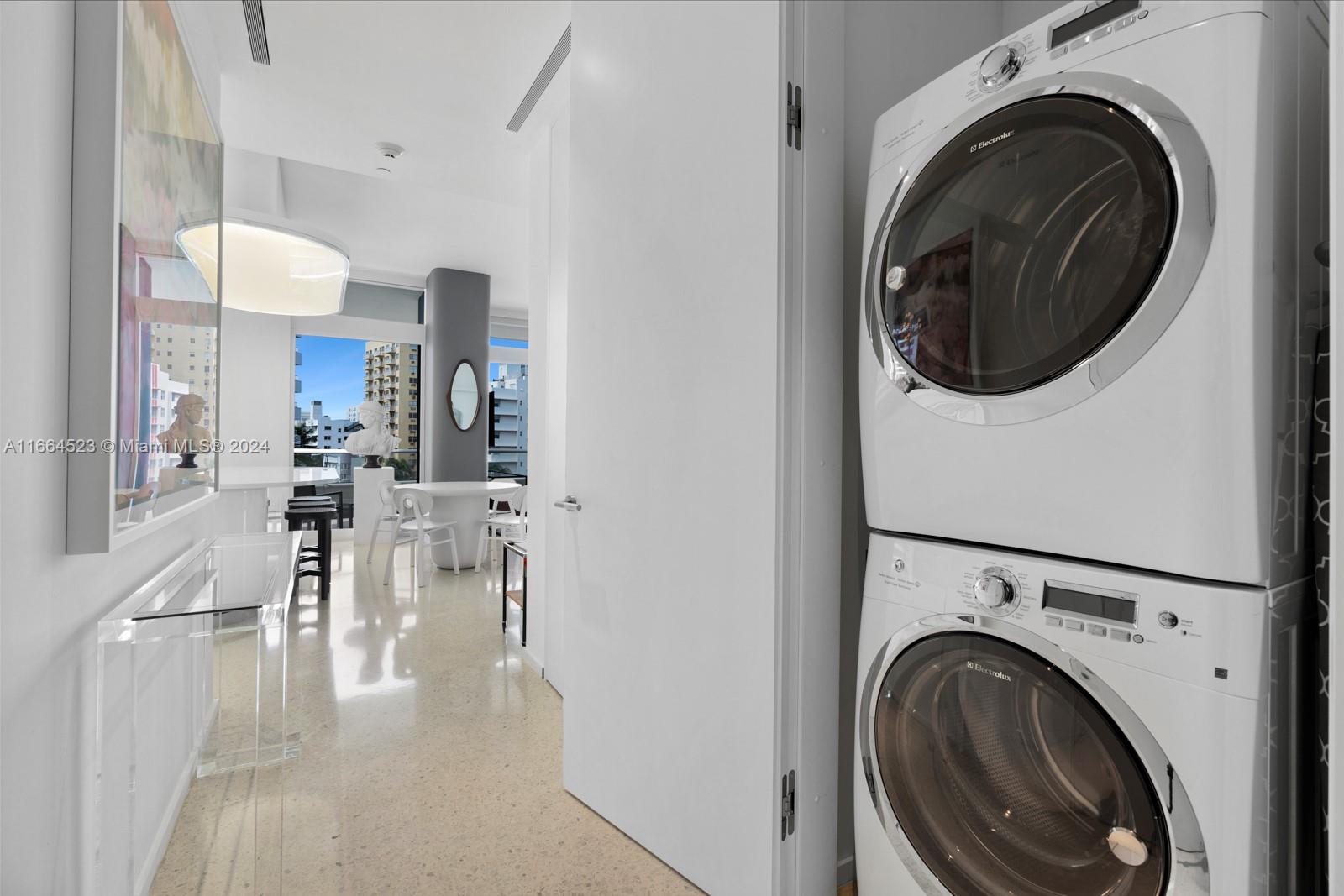 3315 Collins Avenue, Unit 5D Miami Beach, FL 33140 - Photo 19 of 34