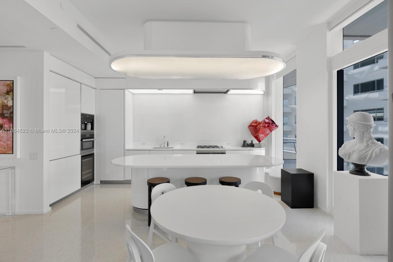 3315 Collins Avenue, Unit 5D Miami Beach, FL 33140 - Photo 8 of 34