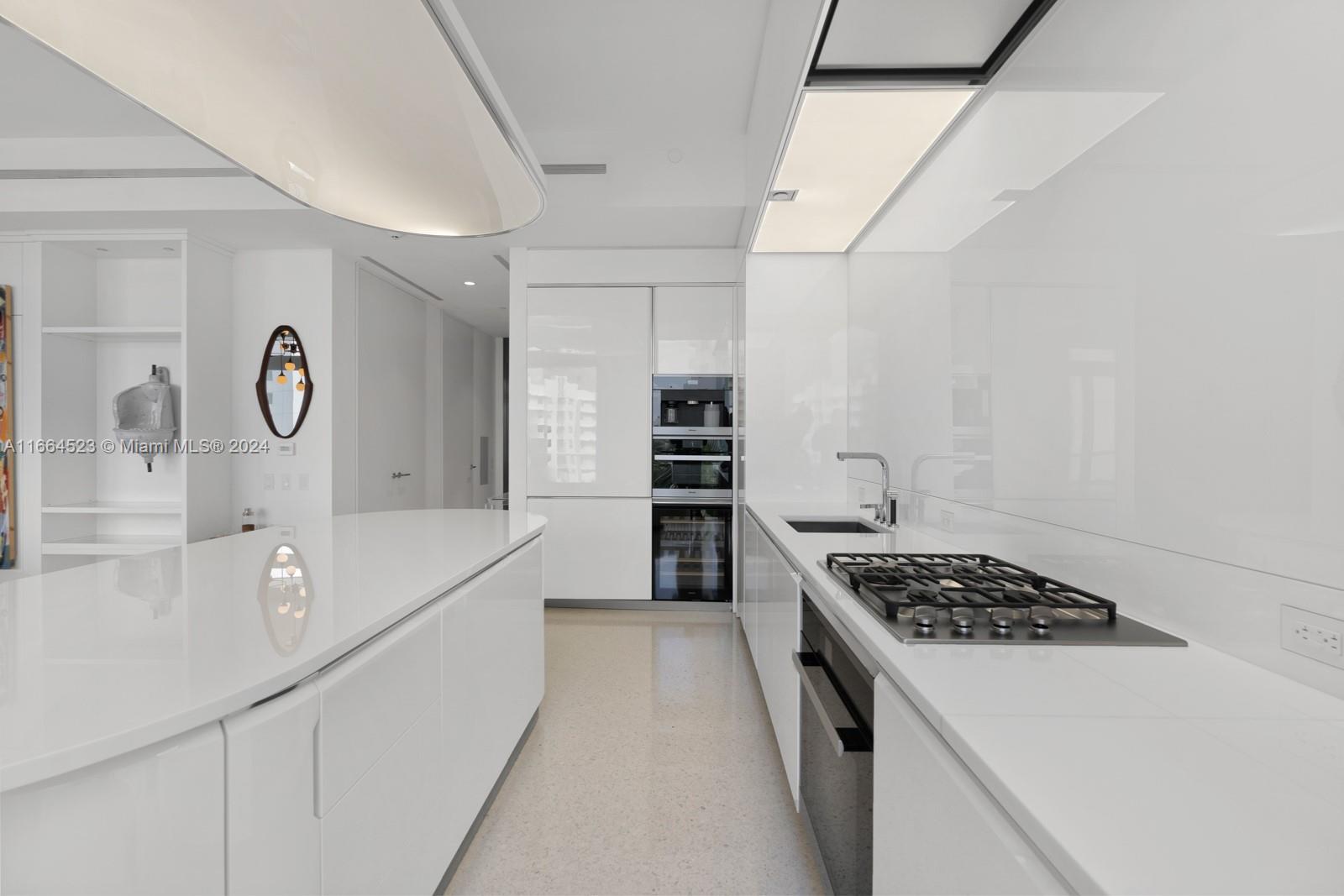 3315 Collins Avenue, Unit 5D Miami Beach, FL 33140 - Photo 10 of 34