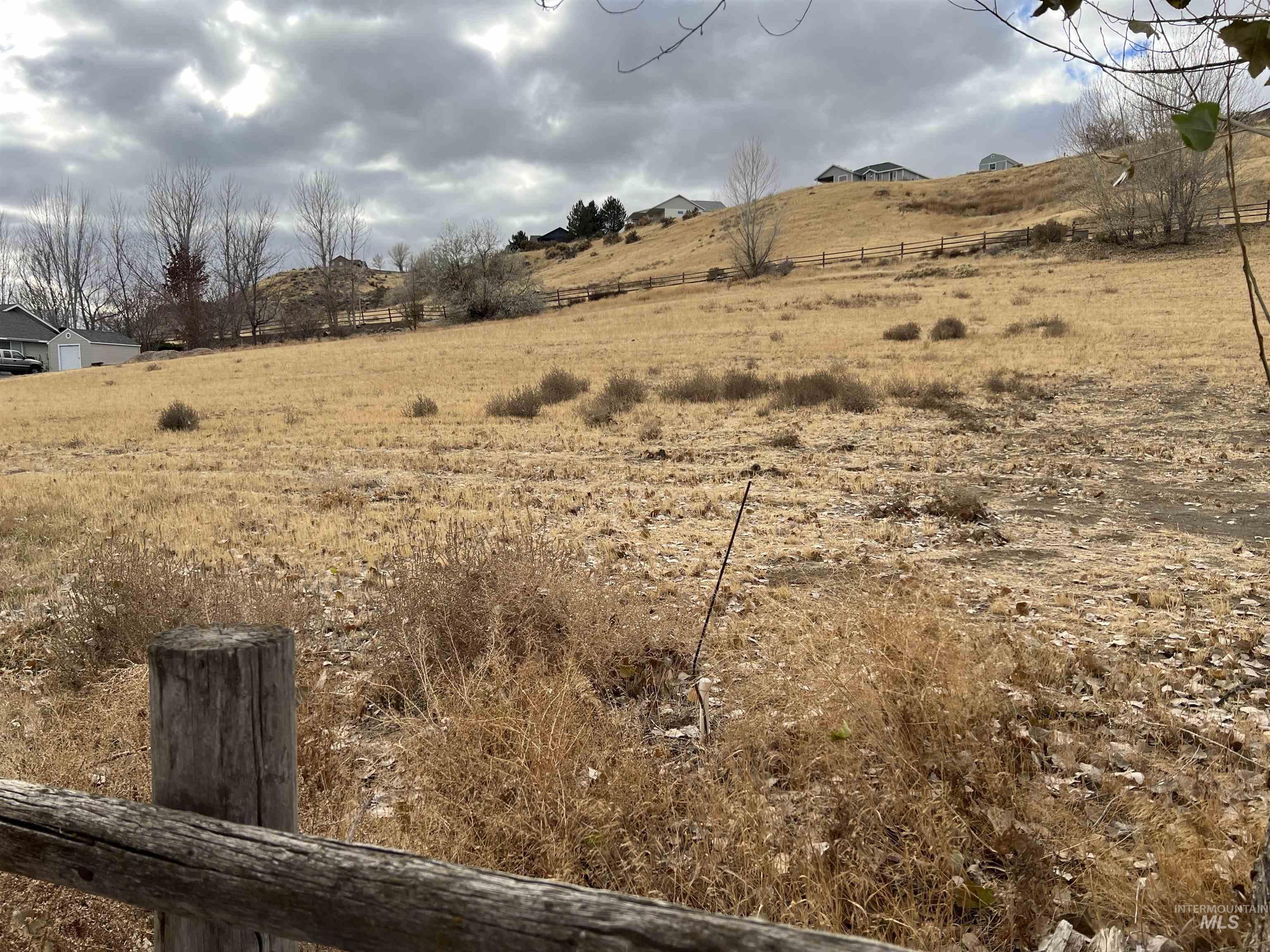 4521 Mesa View Road Buhl, ID 83316 - Photo 2 of 31 Front right