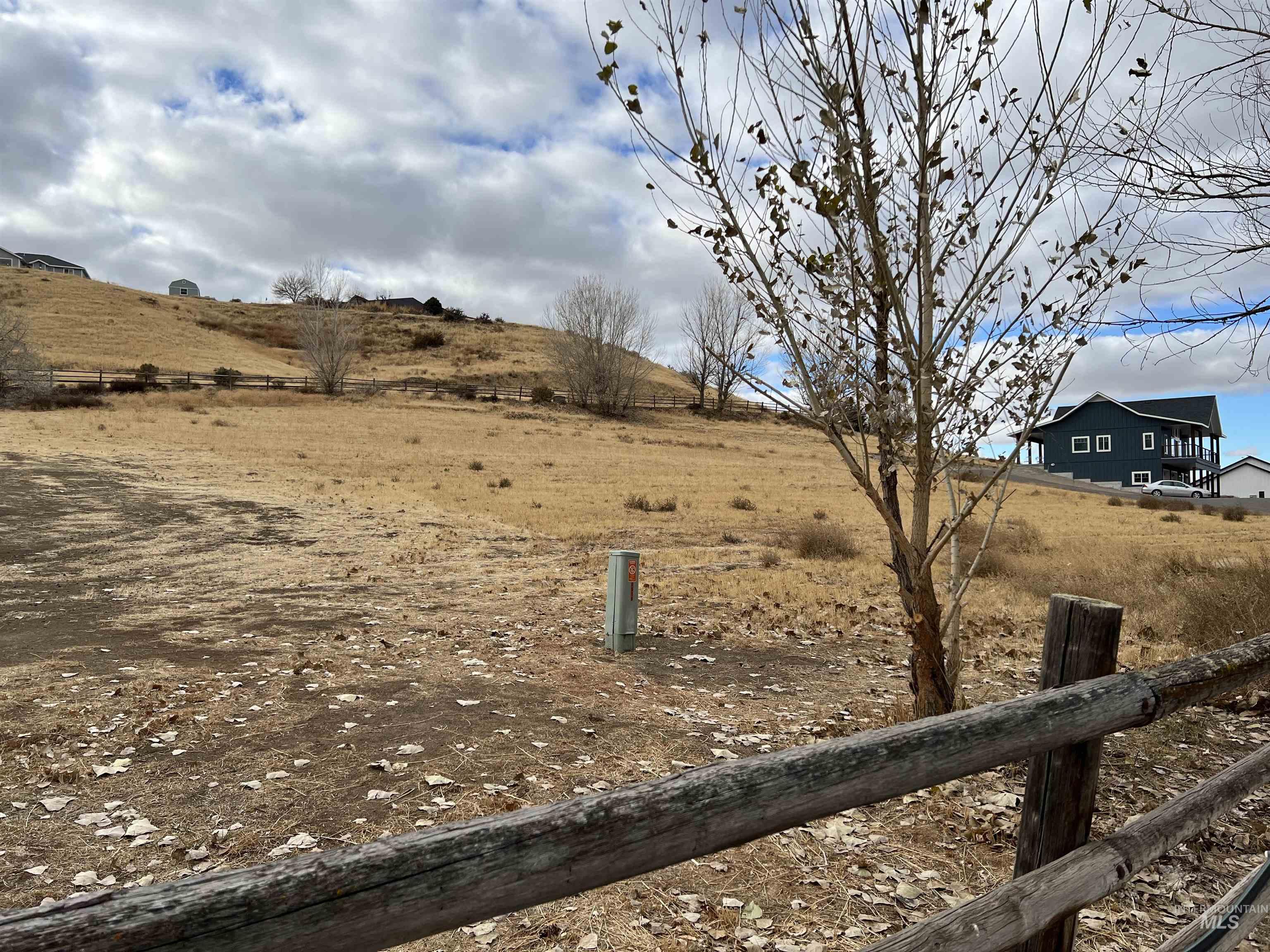 4521 Mesa View Road Buhl, ID 83316 - Photo 3 of 31 Front left