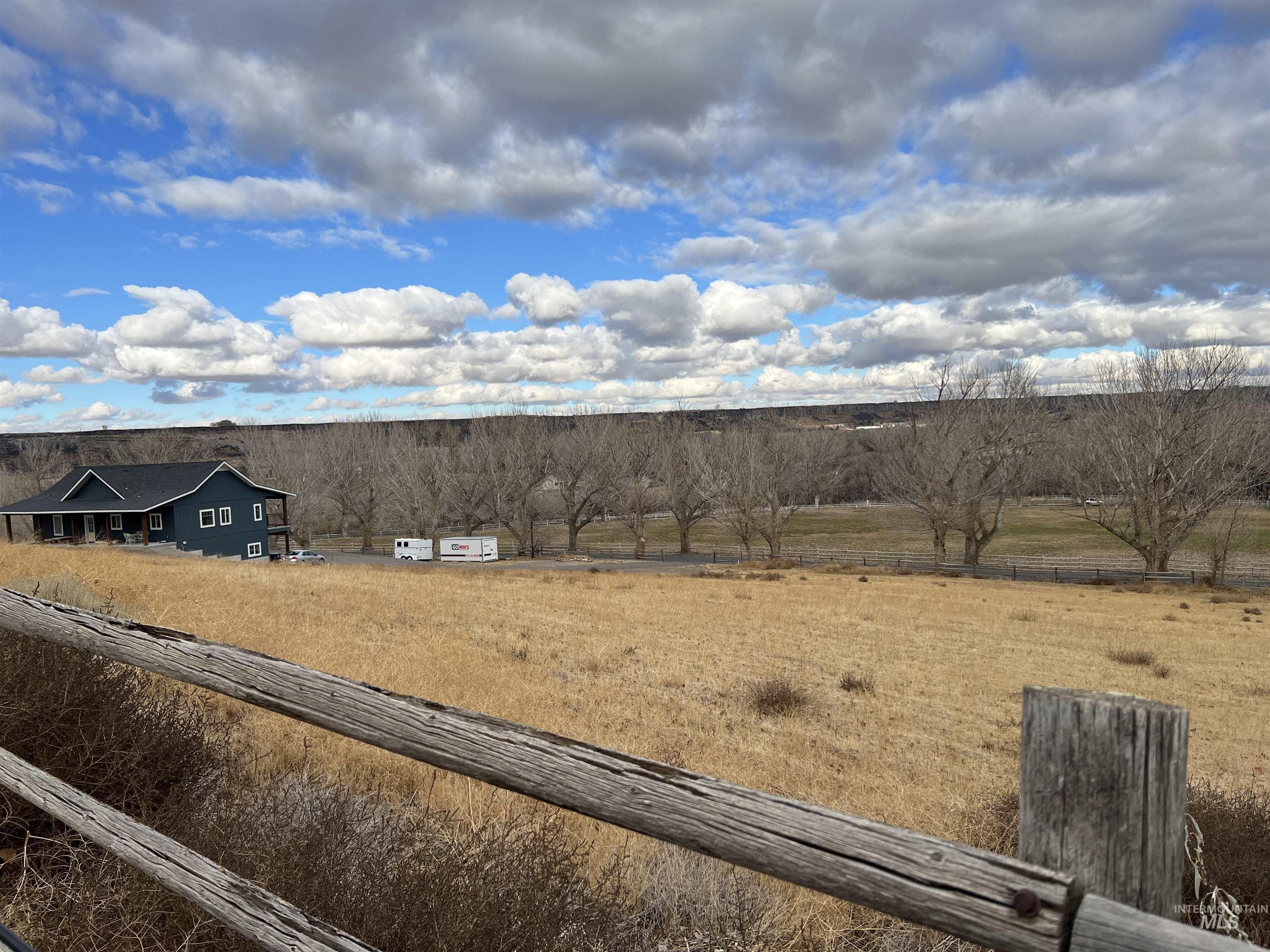4521 Mesa View Road Buhl, ID 83316 - Photo 6 of 31 Rear right