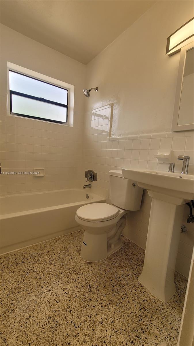 34 East 21st Street, Unit 20 Hialeah, FL 33010 - Photo 11 of 18