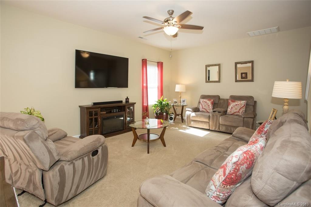 9520 Weikert Road Charlotte, NC 28215 - Photo 10 of 25 Gallery Image 10