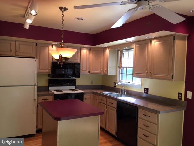 1819 Spring Ridge Lane Lancaster, PA 17603 - Photo 3 of 6 Gallery Image 3