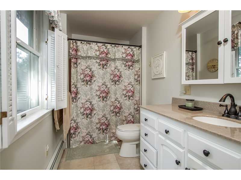 27 Cosmo Street Westerly, RI 02891 - Photo 11 of 19 Master Bath/Spa.