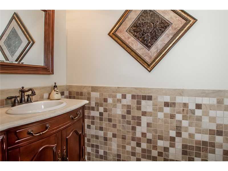 27 Cosmo Street Westerly, RI 02891 - Photo 5 of 19 Bathroom.