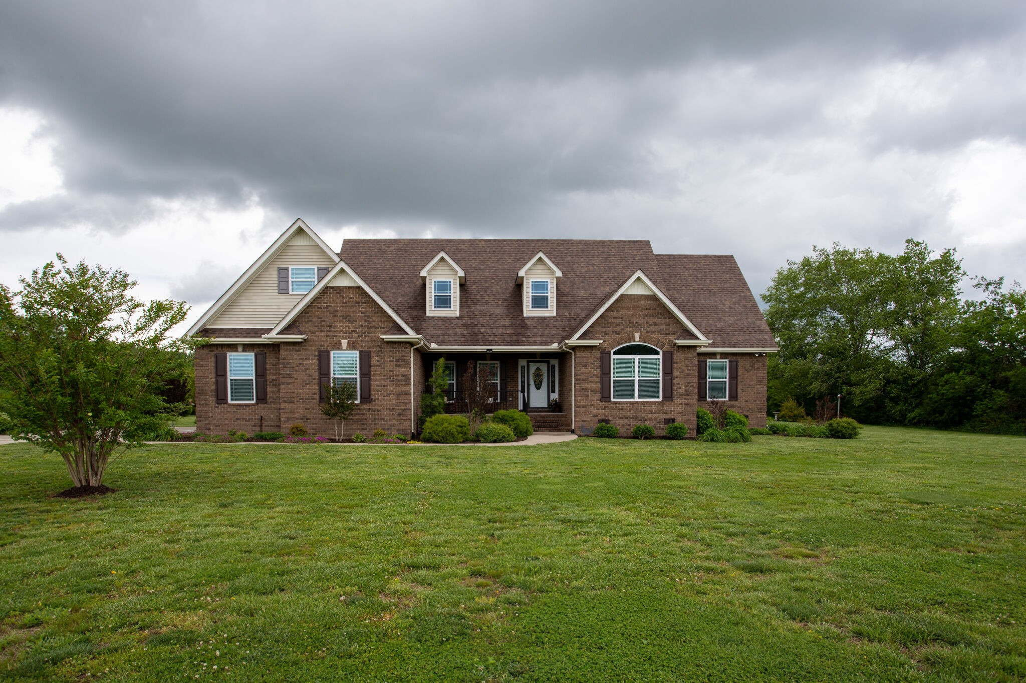 1985 Elrod Road Manchester, TN 37355 - Photo 3 of 47 a front view of house with yard and green space