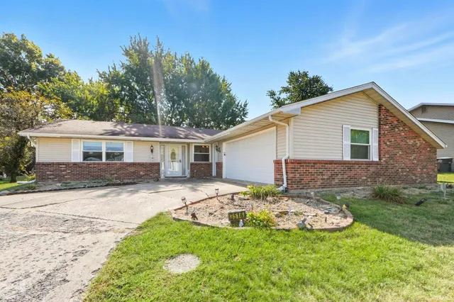 $225,000 | 3516 Debeney Drive, Fort Wayne, IN 46816