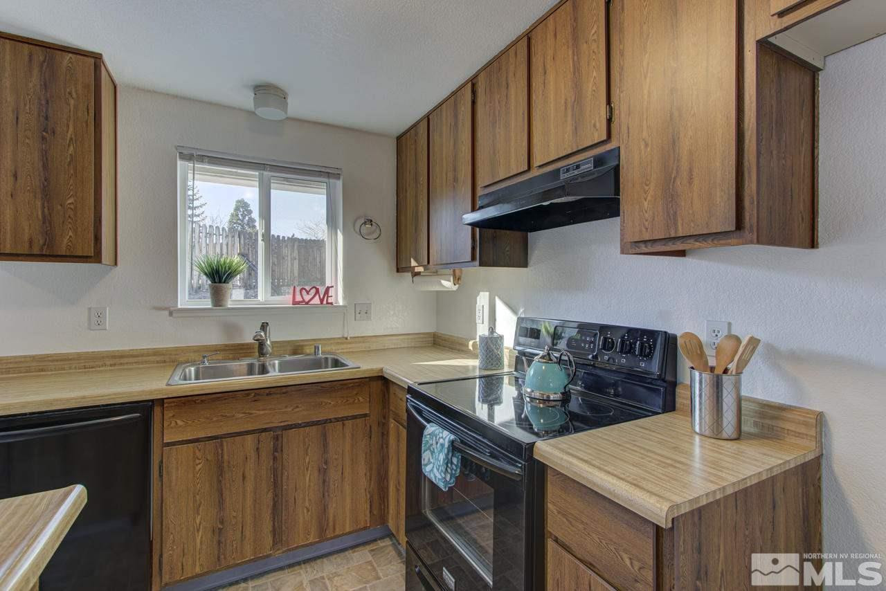 8503 Moth Circle Reno, NV 89506 - Photo 11 of 24 Photo 11