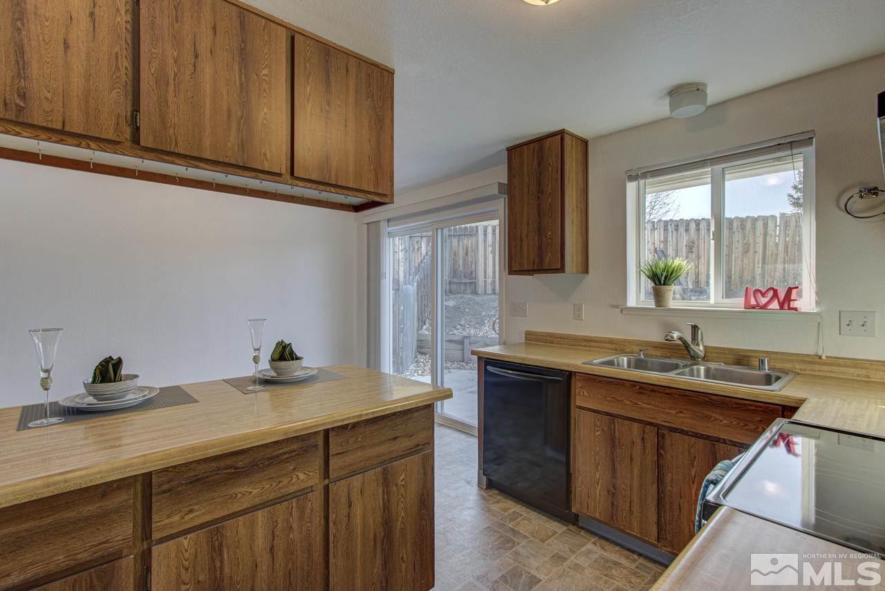 8503 Moth Circle Reno, NV 89506 - Photo 9 of 24 Photo 9