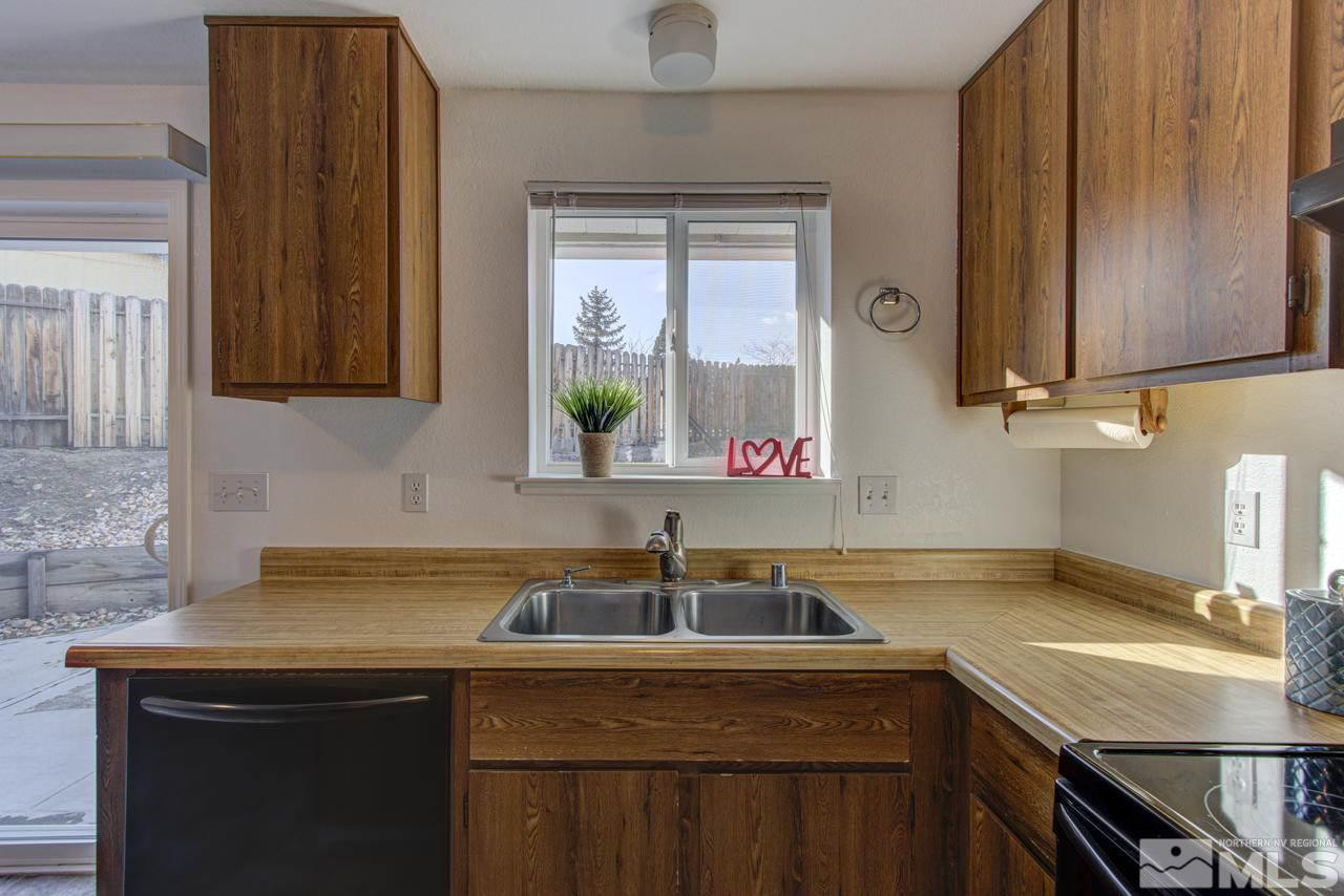 8503 Moth Circle Reno, NV 89506 - Photo 10 of 24 Photo 10