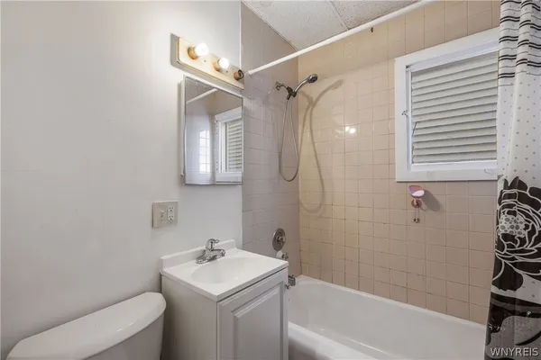 $950 | 109 Spaulding Street, Unit FRT, Buffalo, NY 14220