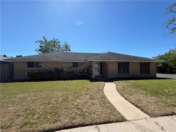 $1,995 | 6022 Killarney Drive, Corpus Christi, TX 78413