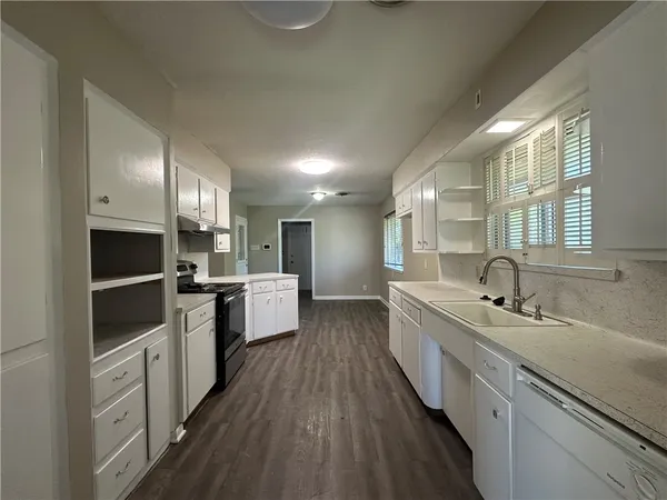 $1,995 | 6022 Killarney Drive, Corpus Christi, TX 78413