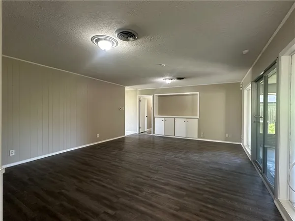 $1,995 | 6022 Killarney Drive, Corpus Christi, TX 78413