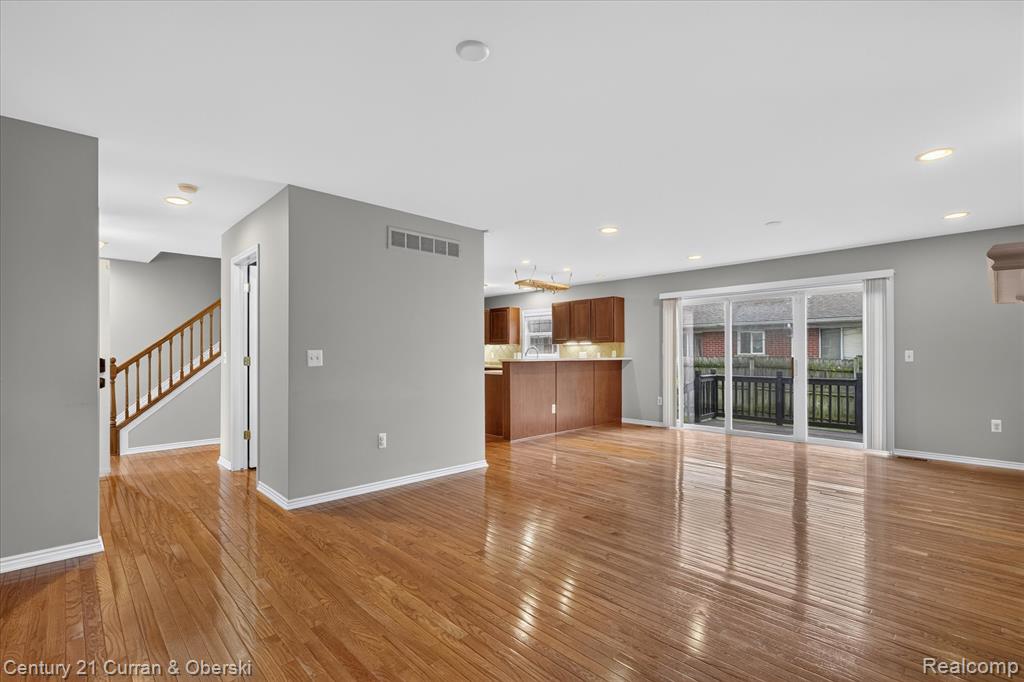 3813 Rochester Road Royal Oak, MI 48073 - Photo 10 of 42