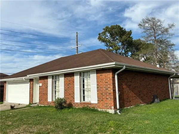 $1,850 | 2713 West Friendship Drive, Harvey, LA 70058