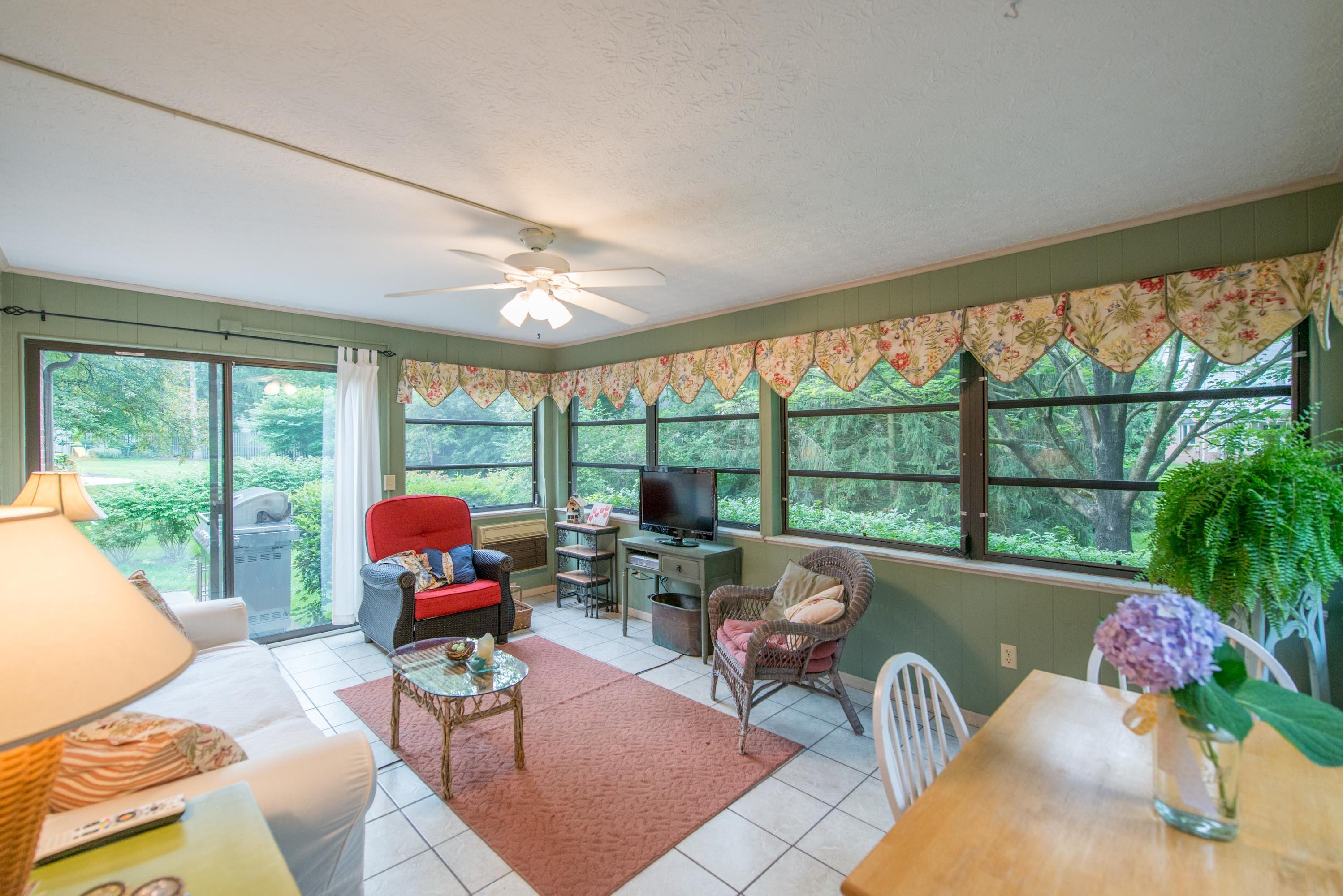 2689 Chartwell Road Columbus, OH 43220 - Photo 7 of 35 Gallery Image 7
