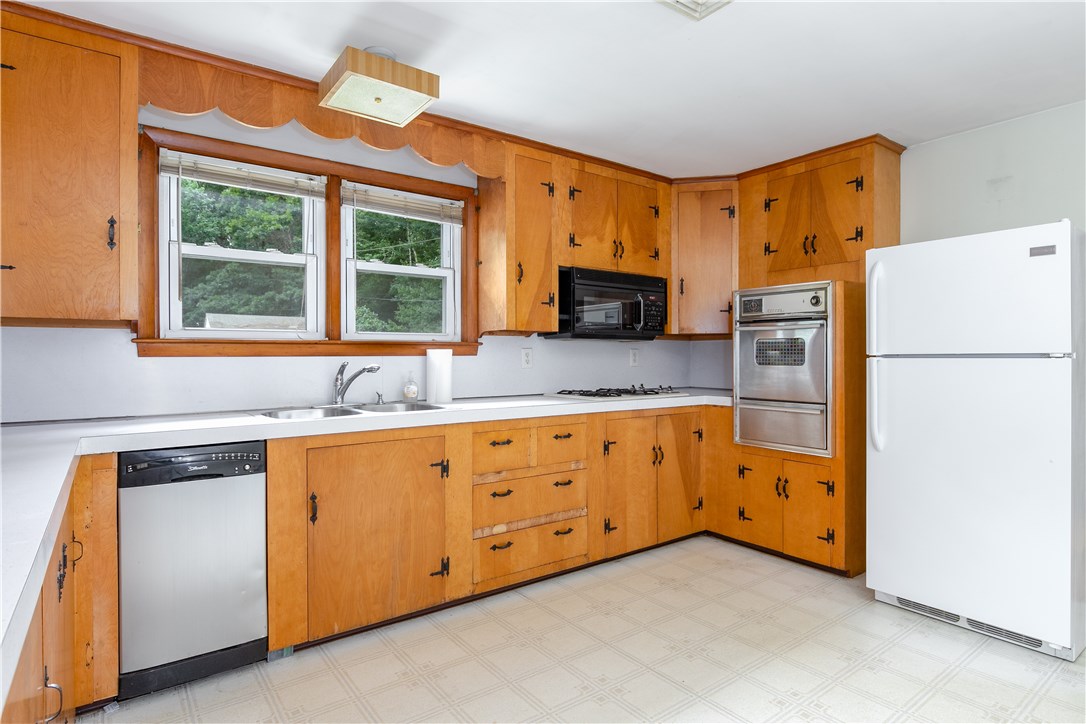 160 Ten Rod Road Exeter, RI 02822 - Photo 6 of 20