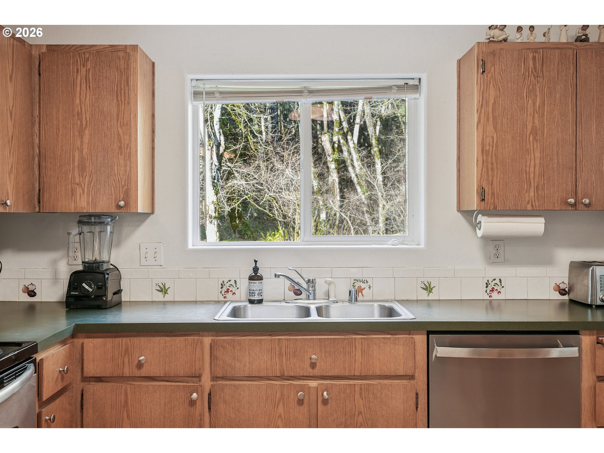 23708 Northeast Canyon Loop Road Battle Ground, WA 98604 - Photo 11 of 29 Kitchen