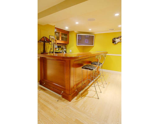 26 Braddock Park Boston, MA 02116 - Photo 11 of 14