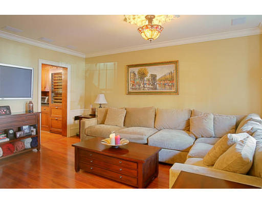 26 Braddock Park Boston, MA 02116 - Photo 4 of 14