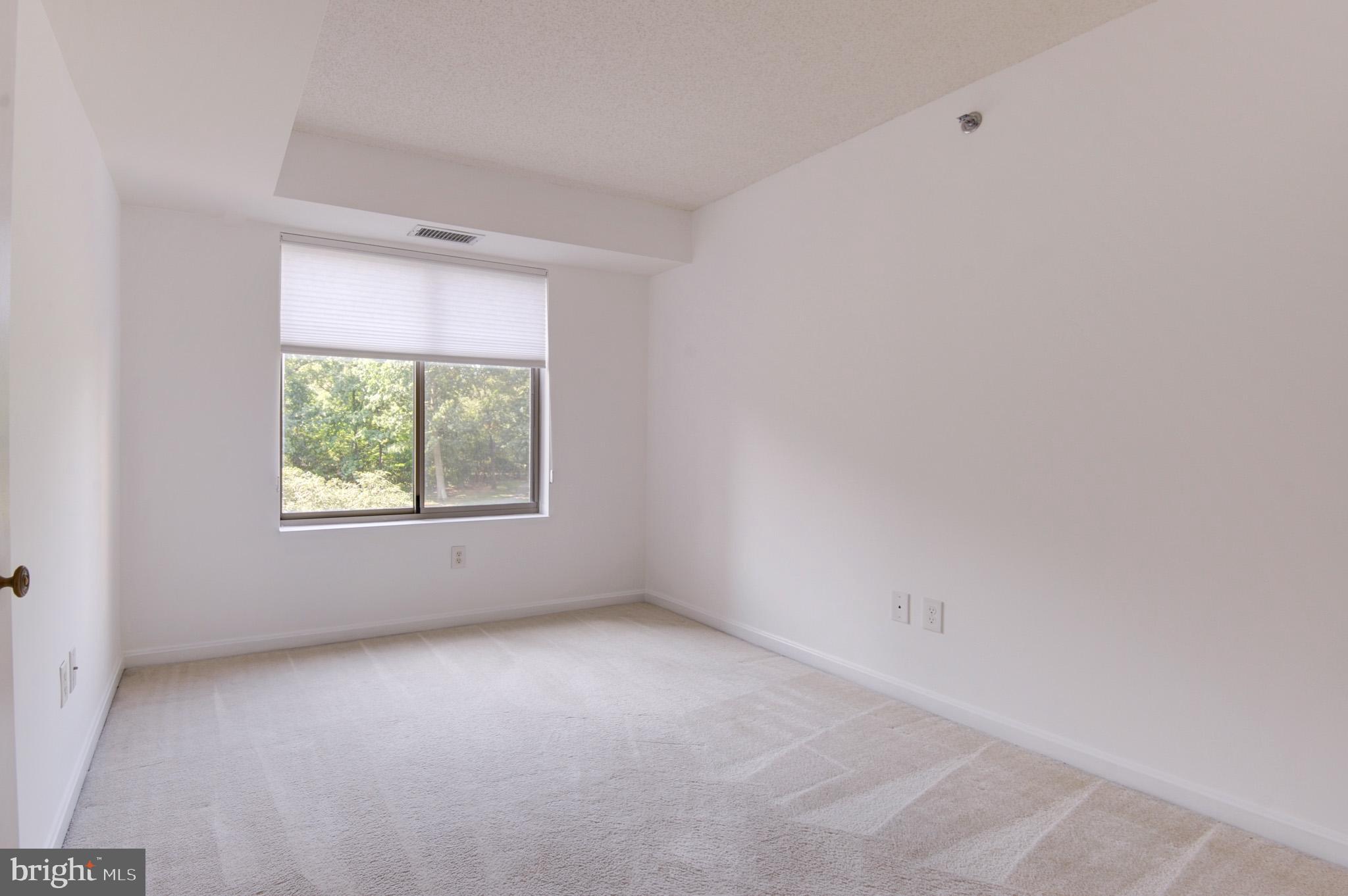 19385 Cypress Ridge Terrace, Unit 220 Leesburg, VA 20176 - Photo 19 of 64