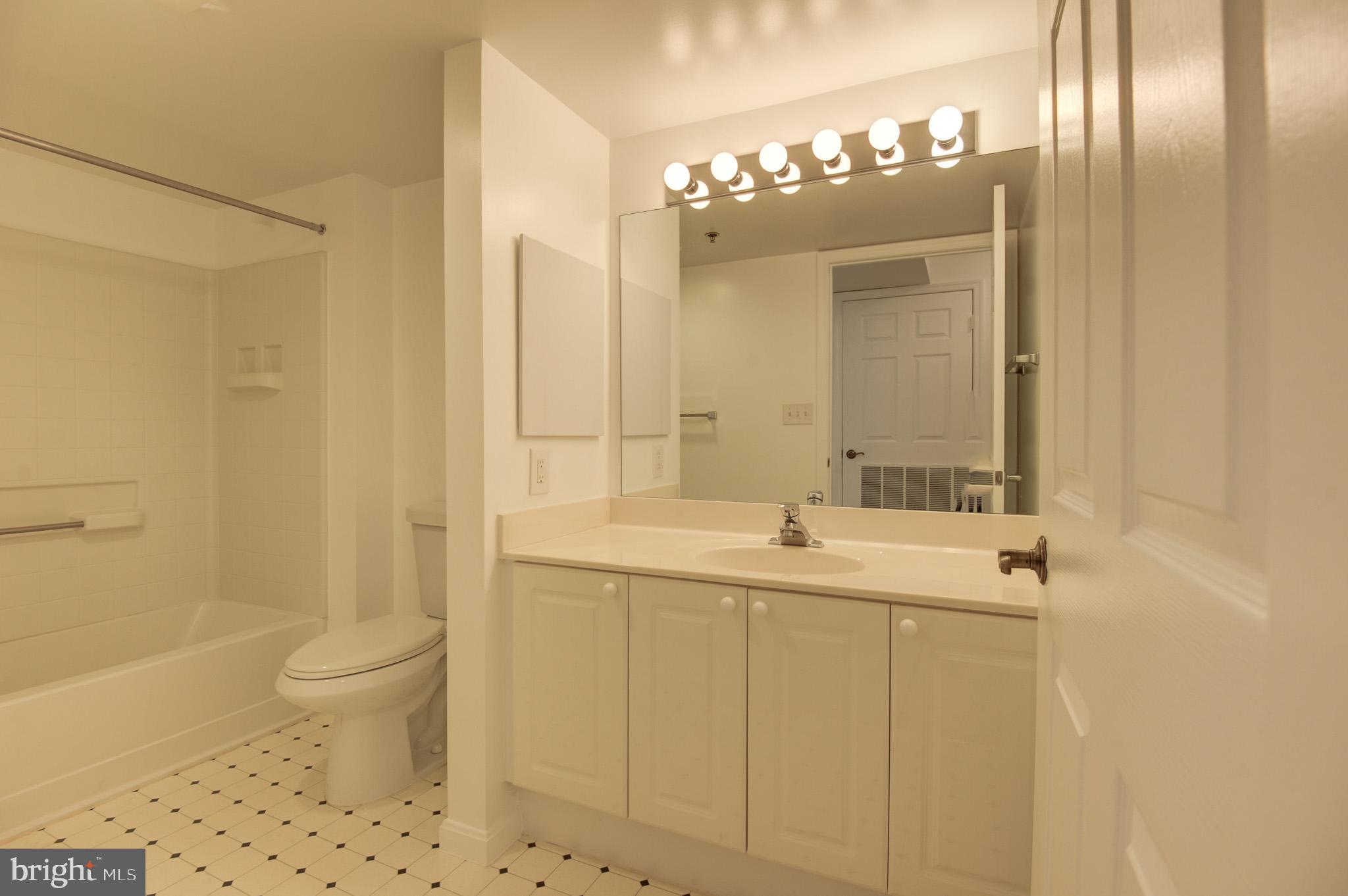 19385 Cypress Ridge Terrace, Unit 220 Leesburg, VA 20176 - Photo 22 of 64