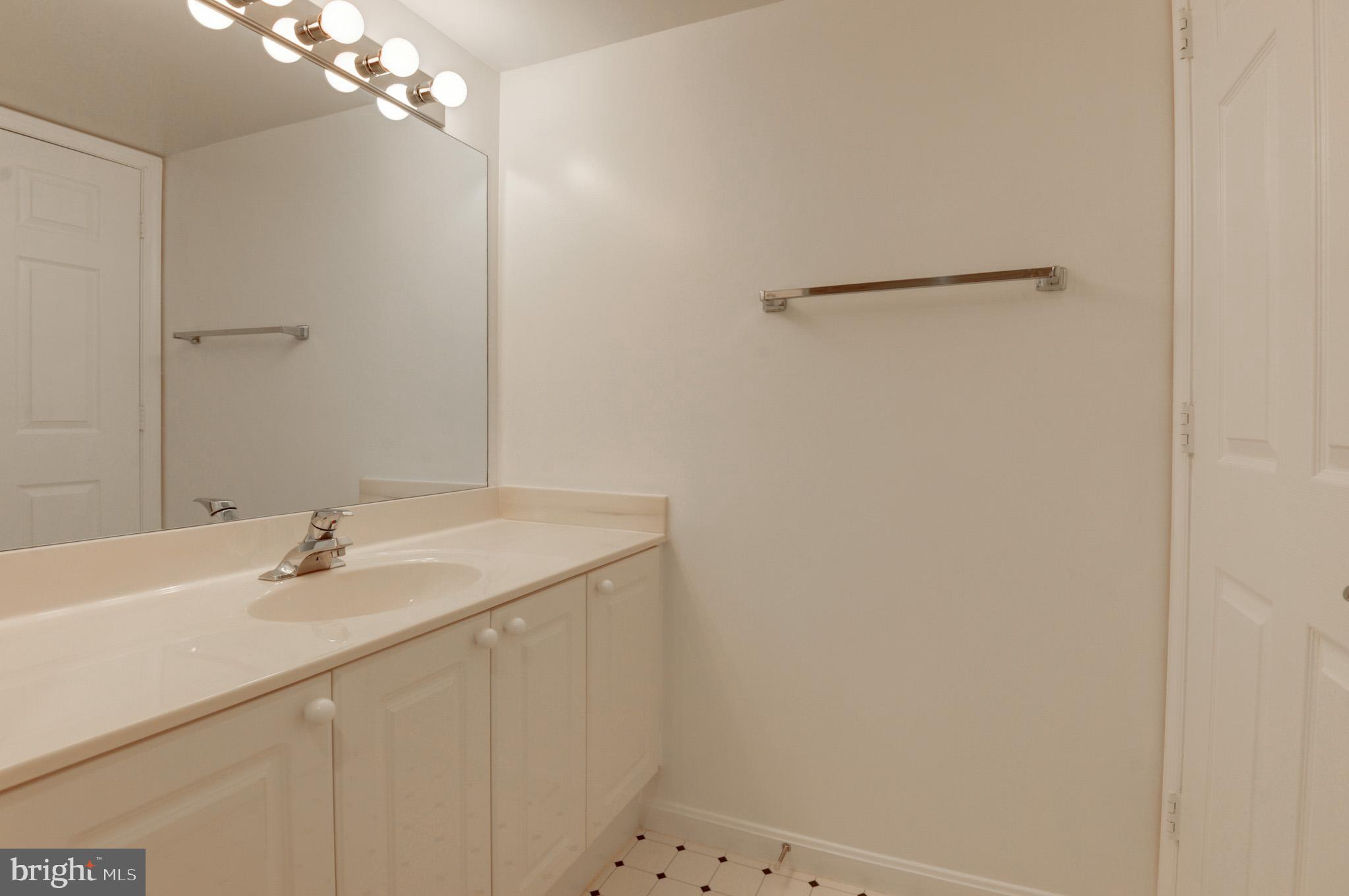 19385 Cypress Ridge Terrace, Unit 220 Leesburg, VA 20176 - Photo 24 of 64