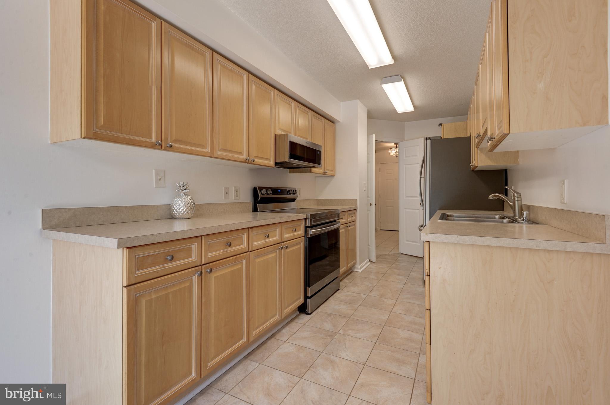 19385 Cypress Ridge Terrace, Unit 220 Leesburg, VA 20176 - Photo 33 of 64