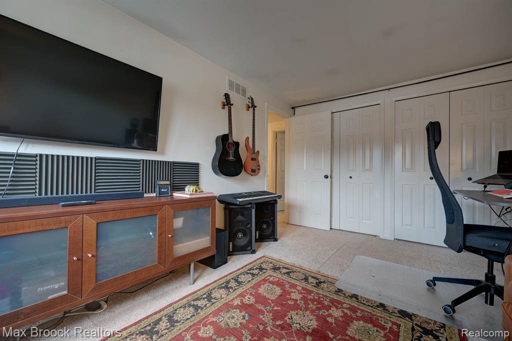 1424 Deerhurst Lane Rochester Hills, MI 48307 - Photo 52 of 74