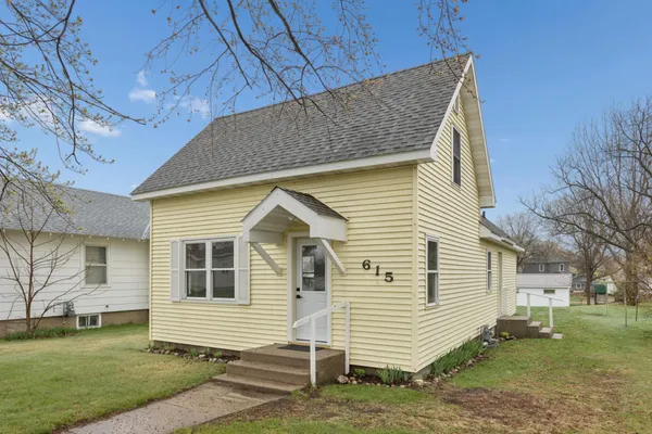 $205,900 | 615 Getty Street South, Sauk Centre, MN 56378