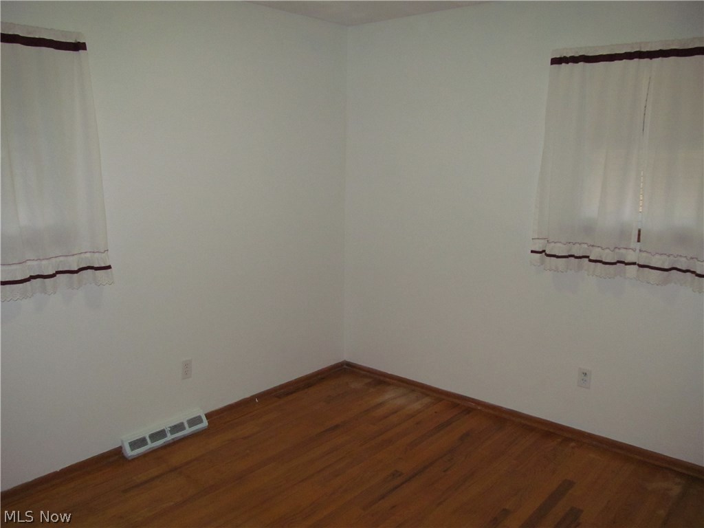 6292 Elmdale Road Brook Park, OH 44142 - Photo 8 of 16