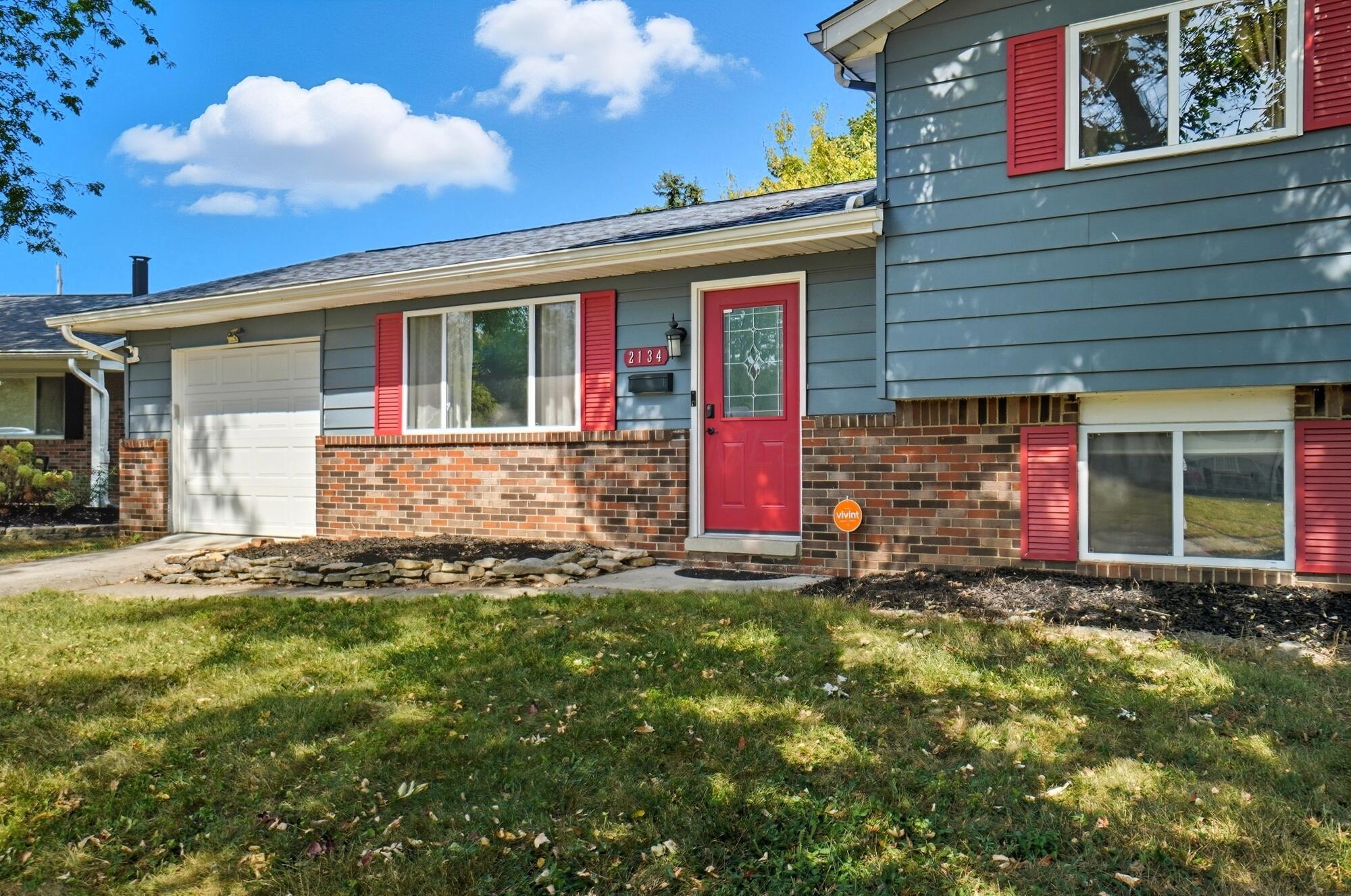 2134 Trent Road Columbus, OH 43229 - Photo 5 of 53 005