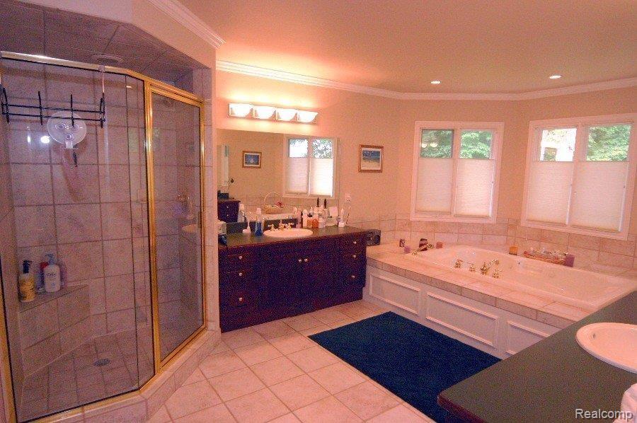 5592 Kirkridge Trail Rochester, MI 48306 - Photo 15 of 25 Master Bath