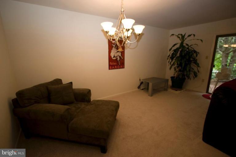 1921 Winterport Cluster Reston, VA 20191 - Photo 4 of 17 Dining Area