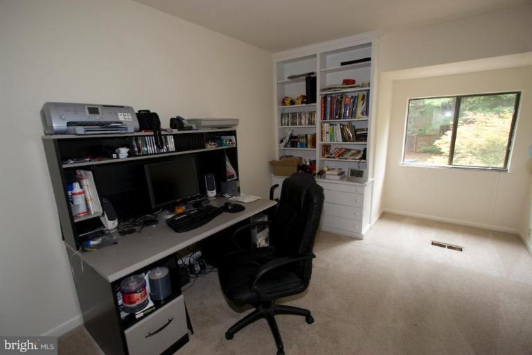 1921 Winterport Cluster Reston, VA 20191 - Photo 8 of 17 Bedroom #3