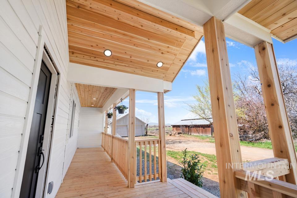 535 Day Road Weiser, ID 83672 - Photo 44 of 44 View of porch