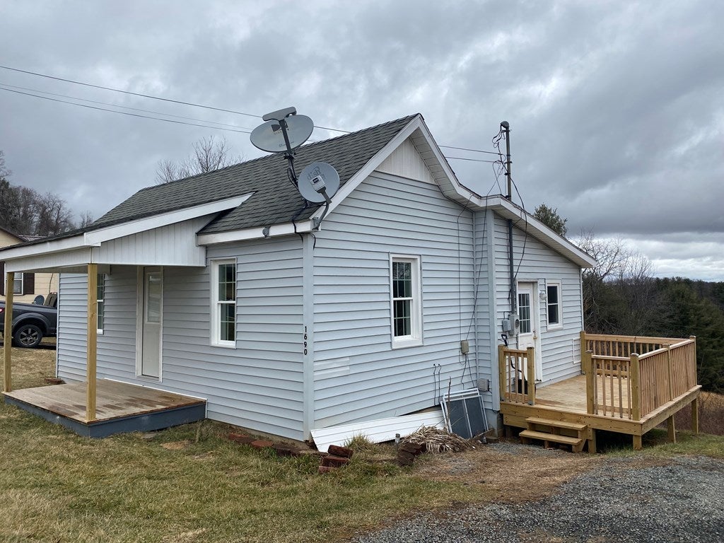 1690 Cliffview Road Galax, VA 24333 - Photo 2 of 13 Gallery Image 2