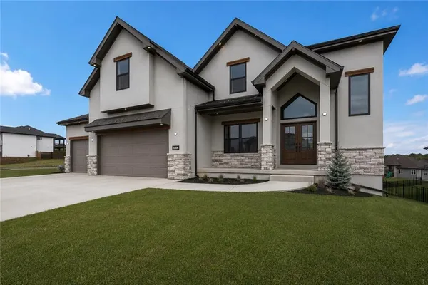 $659,900 | 5695 Thousand Oaks Drive, Parkville, MO 64152