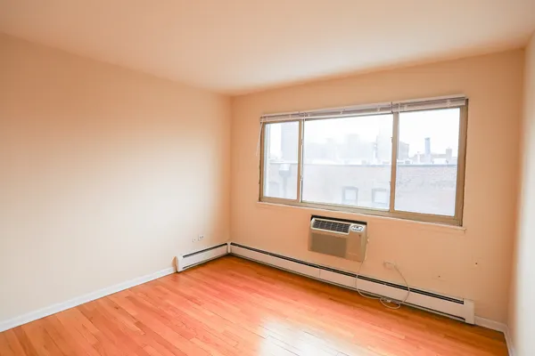 $1,400 | 1055 West Catalpa Avenue, Unit 422, Chicago, IL 60640