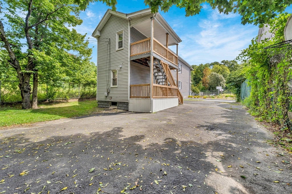 108 Marble Street Springfield, MA 01105 - Photo 16 of 23