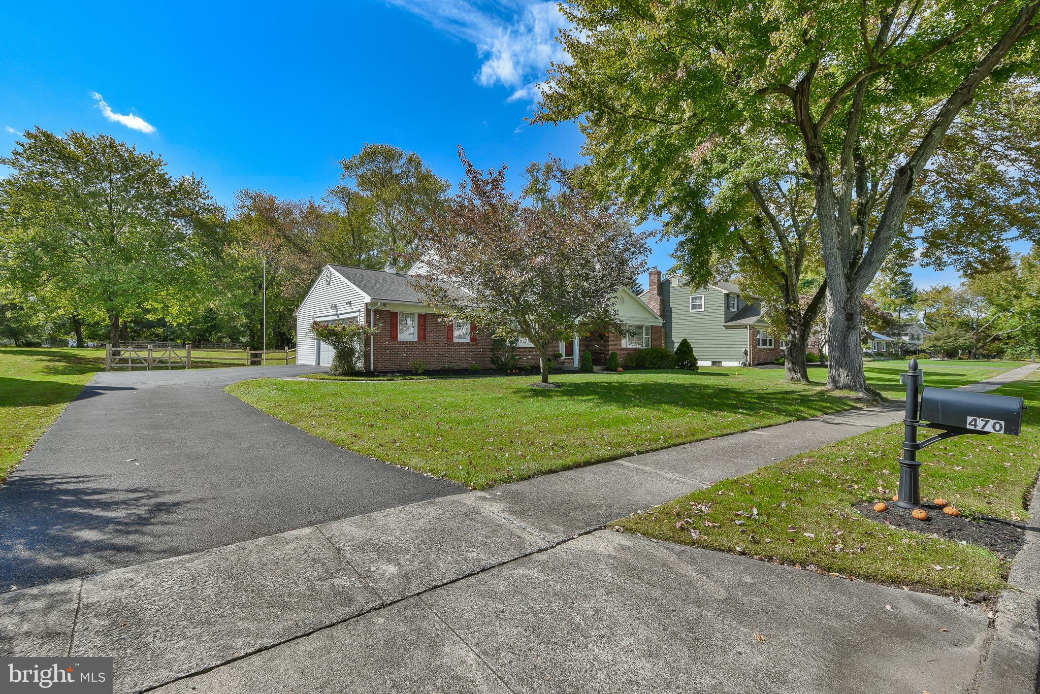 470 Springfield Drive Southampton, PA 18966 - Photo 4 of 41