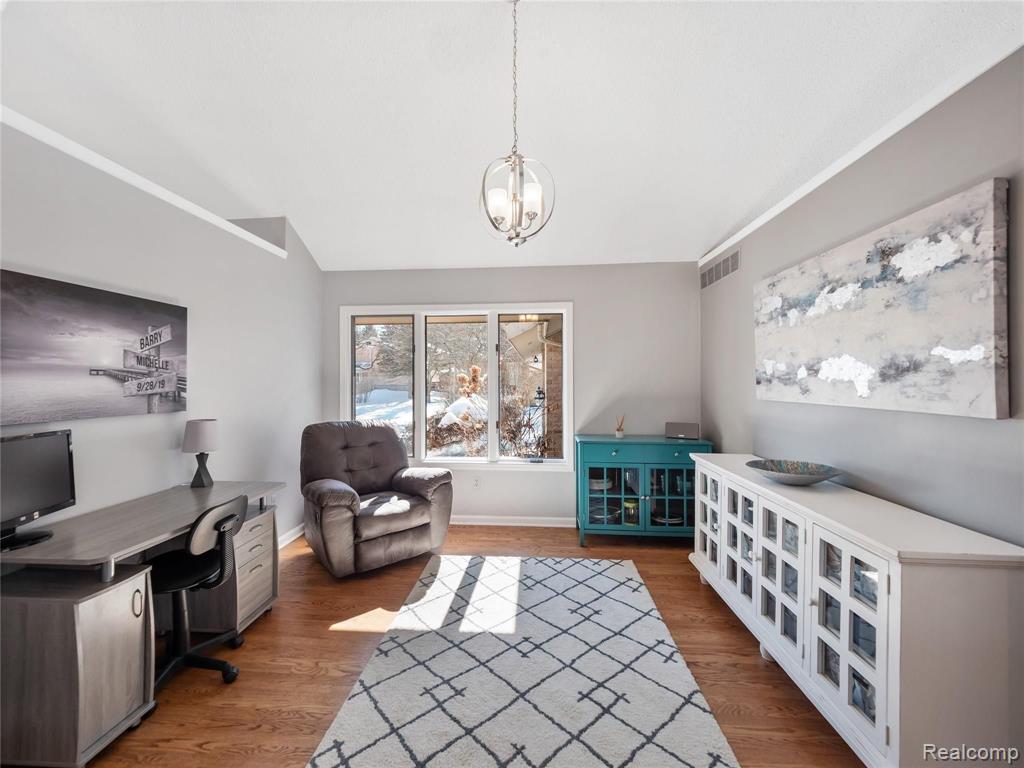 21311 Metroview Road Farmington Hills, MI 48335 - Photo 19 of 78
