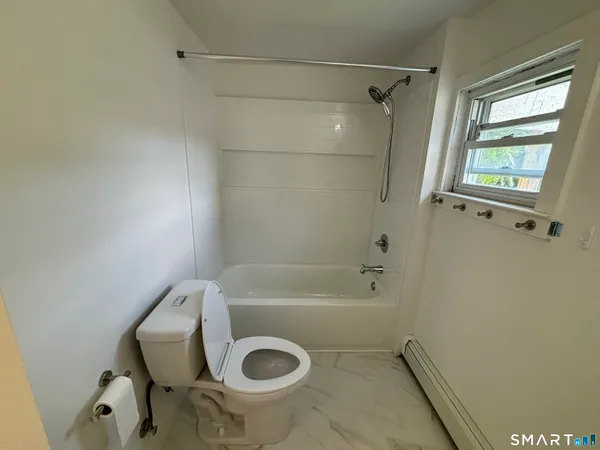 $619,000 | 8-10 Jetland Place, Bridgeport, CT 06605